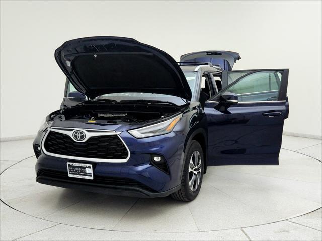 used 2024 Toyota Highlander car, priced at $42,393