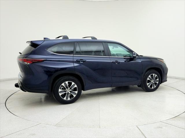 used 2024 Toyota Highlander car, priced at $42,393