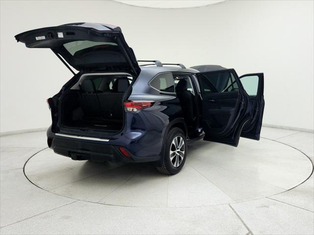 used 2024 Toyota Highlander car, priced at $42,393