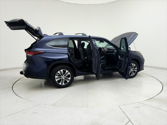 used 2024 Toyota Highlander car, priced at $42,393