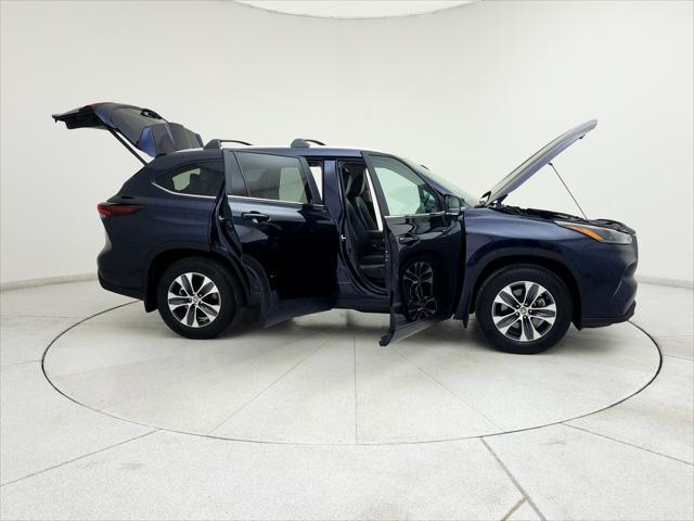 used 2024 Toyota Highlander car, priced at $42,393
