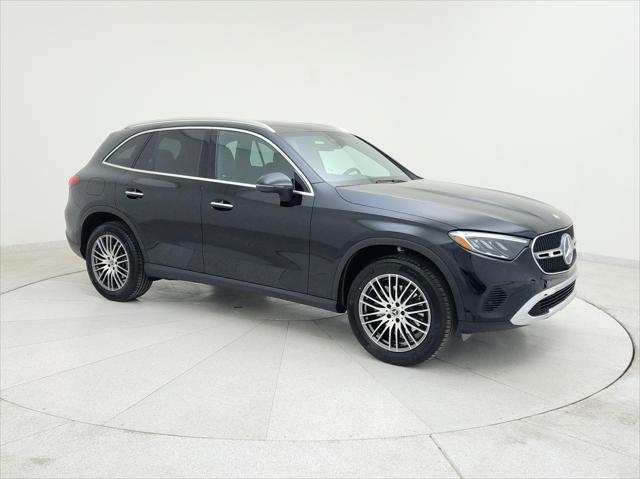 new 2025 Mercedes-Benz GLC 300 car, priced at $54,620