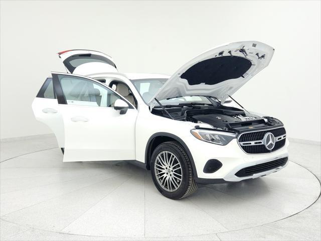 new 2025 Mercedes-Benz GLC 300 car, priced at $53,385