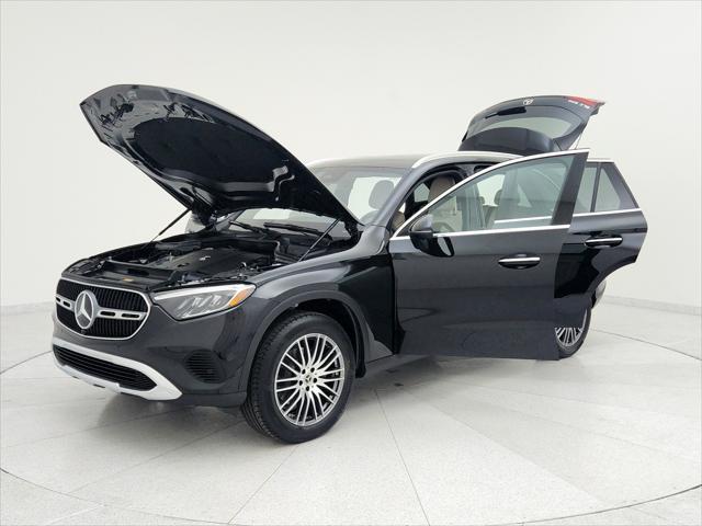 new 2024 Mercedes-Benz GLC 300 car, priced at $53,415