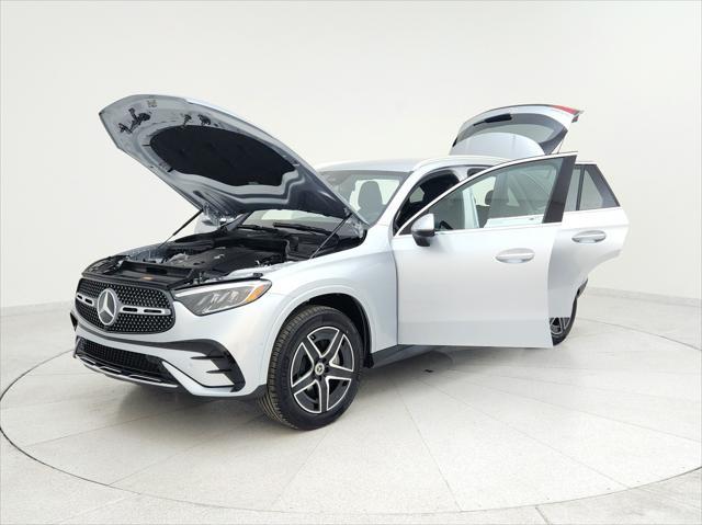 new 2025 Mercedes-Benz GLC 300 car, priced at $57,045