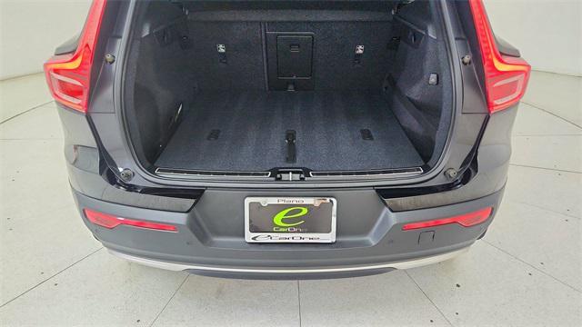 used 2021 Volvo XC40 car, priced at $22,977