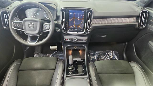 used 2021 Volvo XC40 car, priced at $22,977