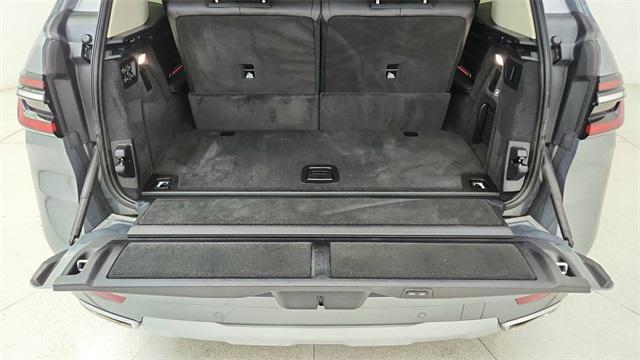 used 2024 BMW X7 car
