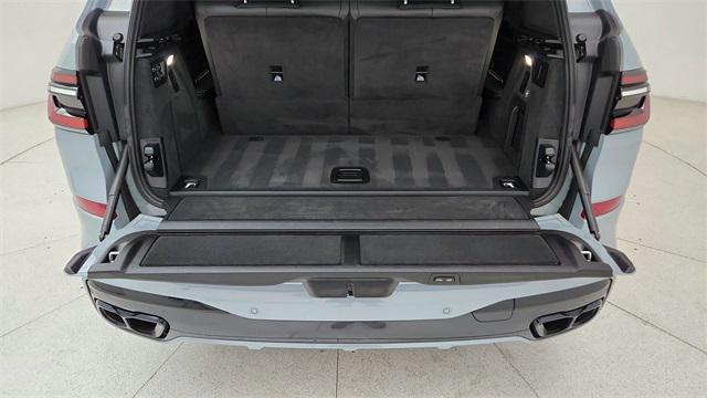 used 2023 BMW X7 car
