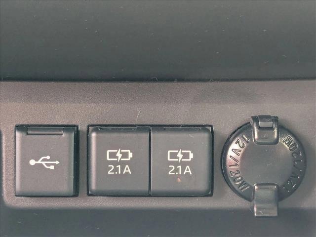 used 2021 Toyota Highlander Hybrid car, priced at $28,988