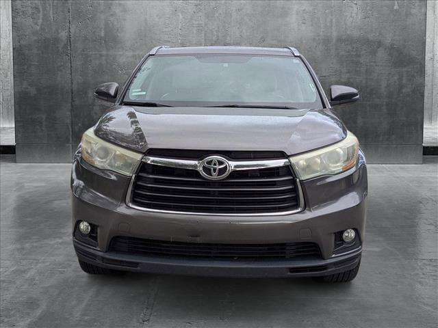 used 2015 Toyota Highlander car, priced at $17,995