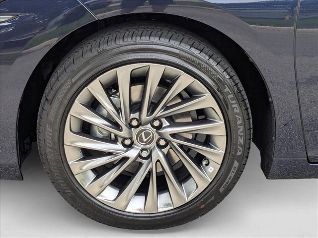 new 2025 Lexus ES 350 car, priced at $52,600