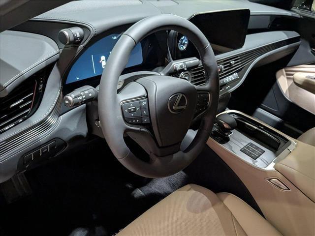 new 2025 Lexus LS 500 car, priced at $83,118