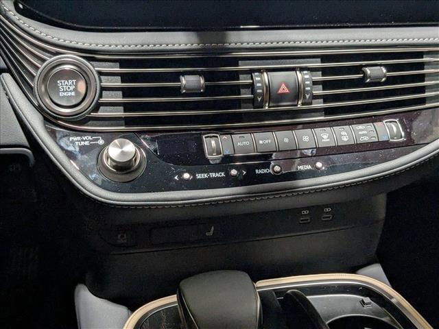 new 2025 Lexus LS 500 car, priced at $83,118