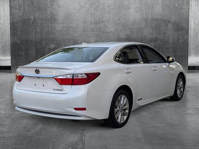 used 2015 Lexus ES 300h car, priced at $15,495