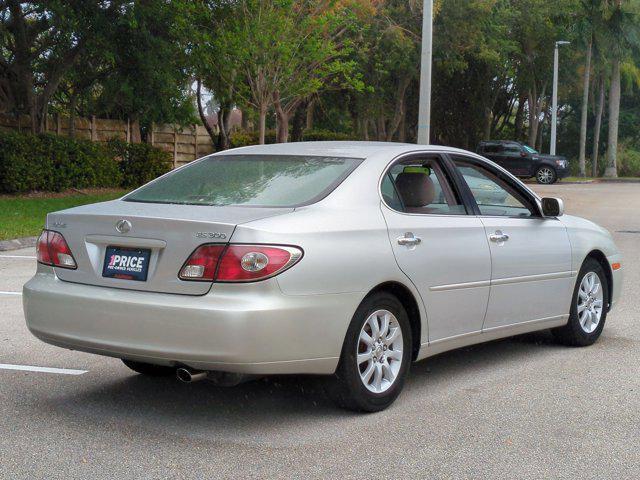 used 2002 Lexus ES 300 car, priced at $7,995
