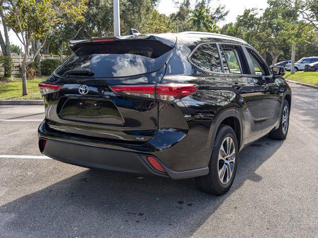 used 2023 Toyota Highlander car, priced at $37,698