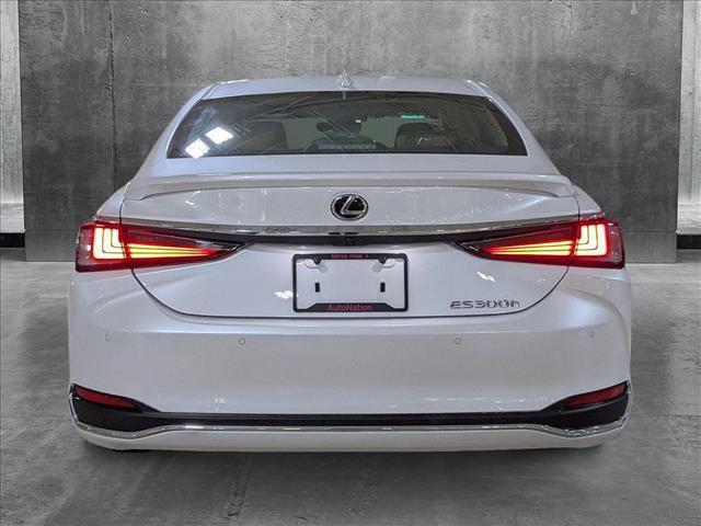 new 2025 Lexus ES 300h car, priced at $47,912