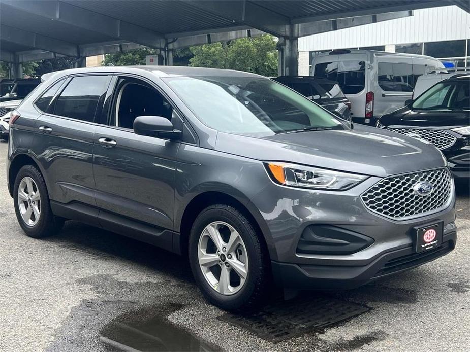 new 2024 Ford Edge car, priced at $32,060