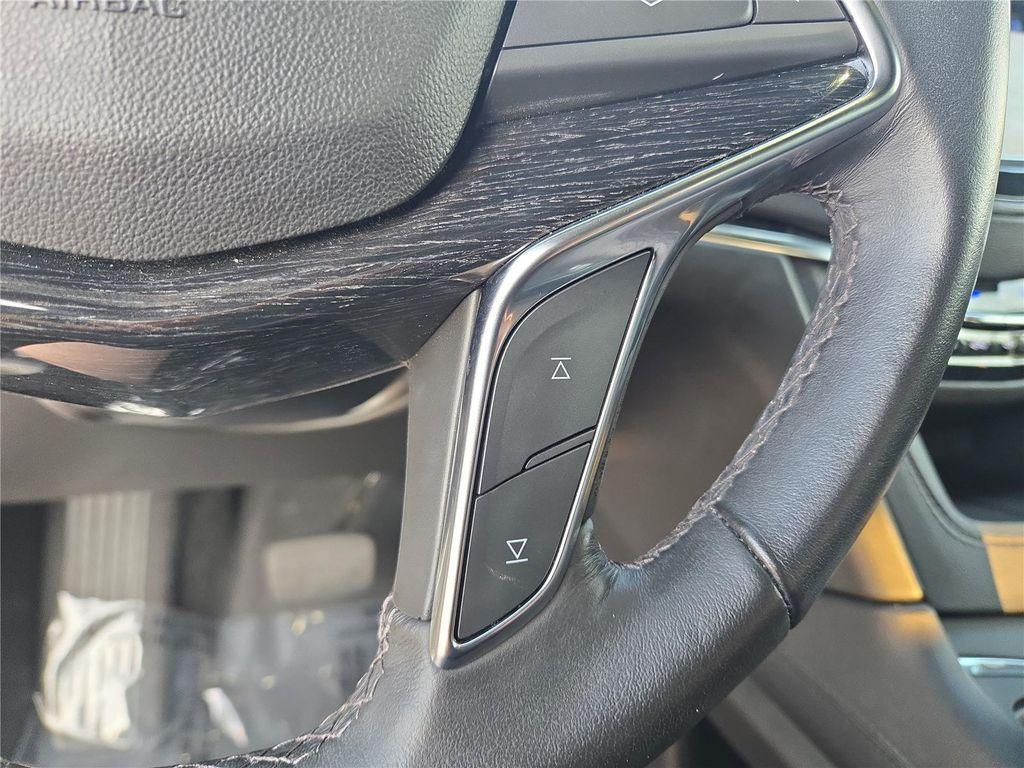 used 2023 Cadillac XT5 car, priced at $29,999