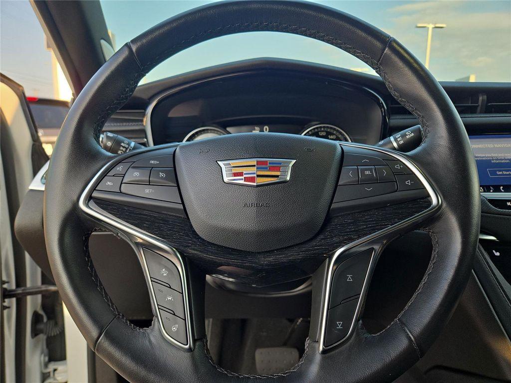 used 2023 Cadillac XT5 car, priced at $29,999