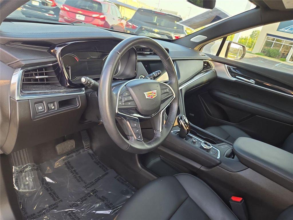 used 2023 Cadillac XT5 car, priced at $29,999