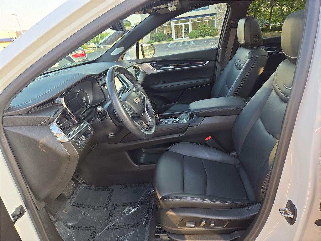 used 2023 Cadillac XT5 car, priced at $29,999