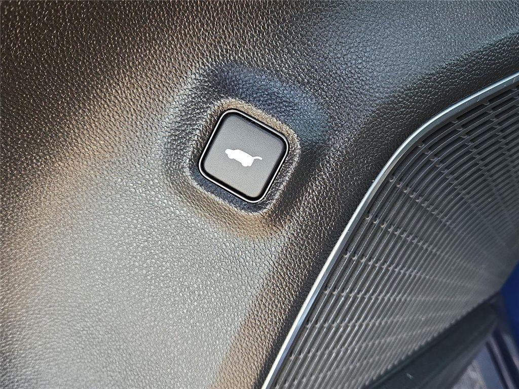 used 2022 Acura MDX car, priced at $36,651