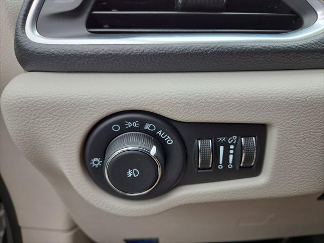 used 2023 Chrysler Pacifica car, priced at $29,498