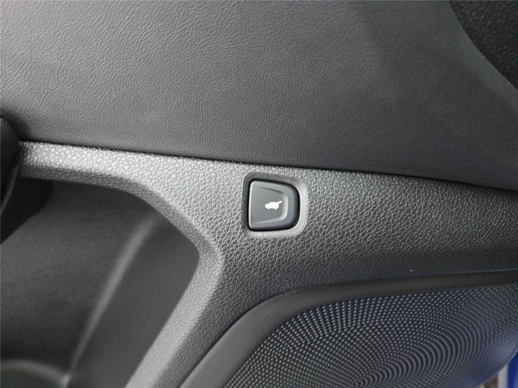 used 2025 Acura RDX car, priced at $44,399