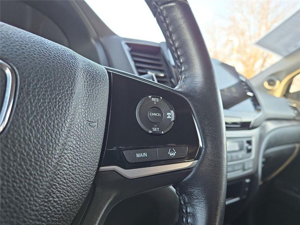 used 2022 Honda Pilot car, priced at $32,689