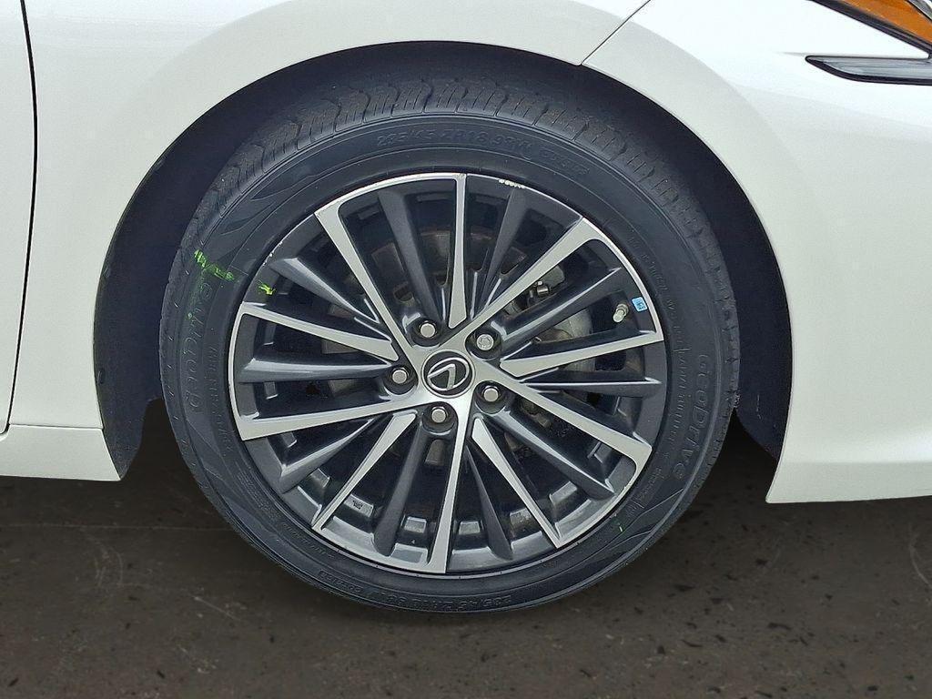 used 2022 Lexus ES 350 car, priced at $33,909