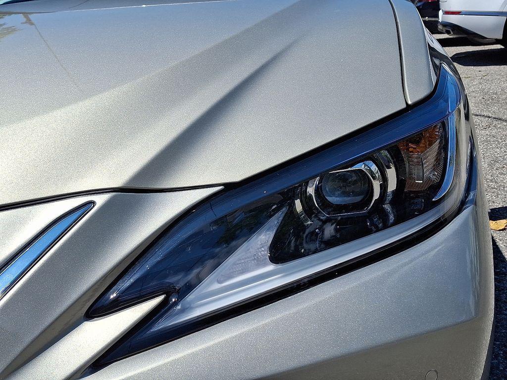 used 2024 Lexus ES 350 car, priced at $40,598