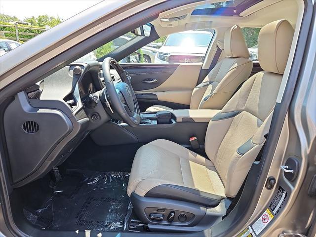 used 2019 Lexus ES 300h car, priced at $31,688