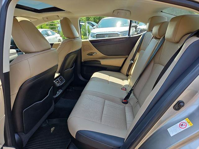 used 2019 Lexus ES 300h car, priced at $31,688