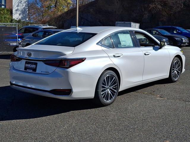 new 2025 Lexus ES 300h car, priced at $49,484