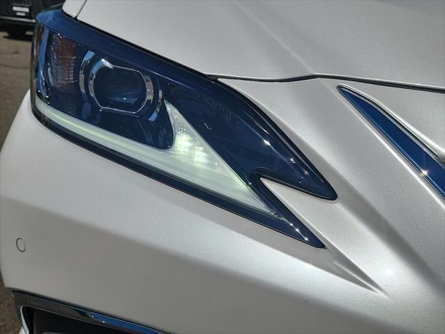 used 2024 Lexus ES 300h car, priced at $44,501