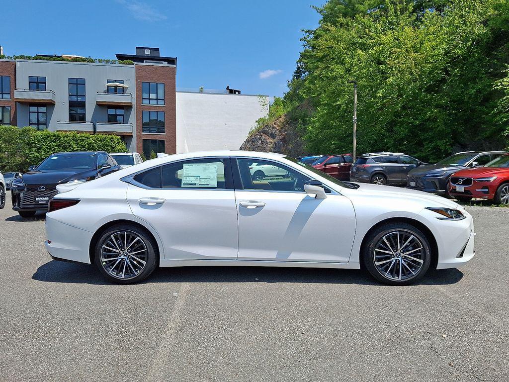 new 2025 Lexus ES 350 car, priced at $48,180