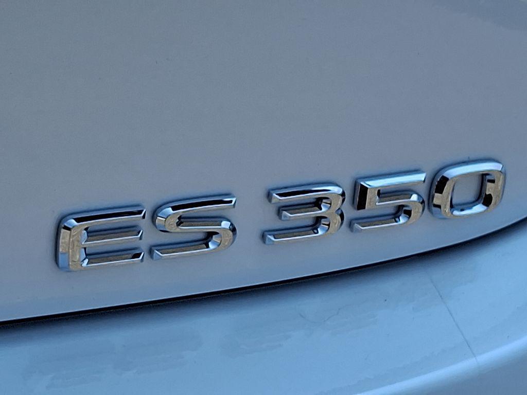 new 2025 Lexus ES 350 car, priced at $48,180