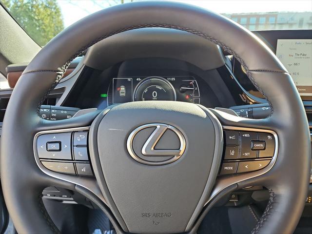 used 2025 Lexus ES 300h car, priced at $48,500