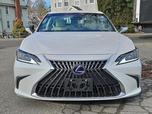 used 2022 Lexus ES 300h car, priced at $33,648