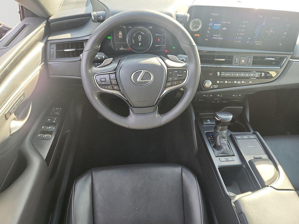 used 2022 Lexus ES 300h car, priced at $30,000