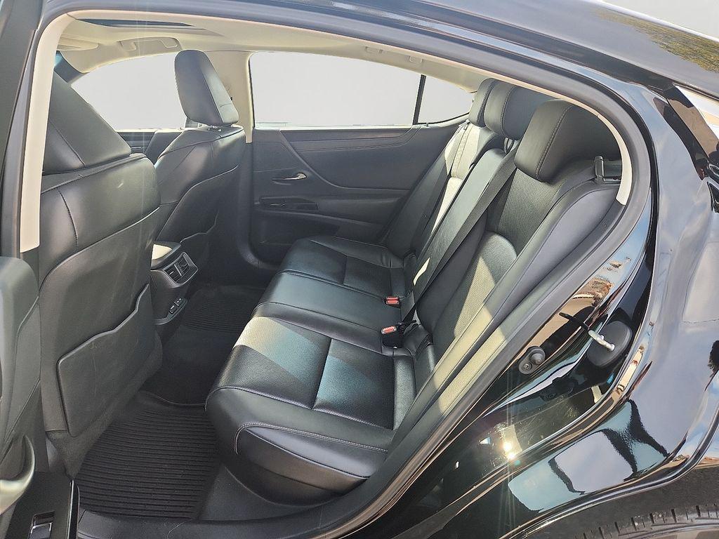 used 2022 Lexus ES 300h car, priced at $30,000