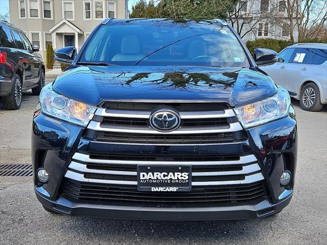 used 2018 Toyota Highlander car, priced at $25,900