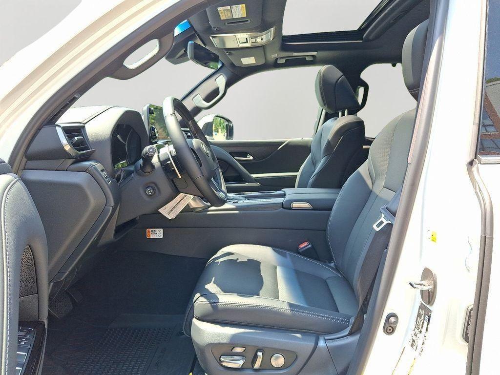 new 2025 Lexus LX 600 car, priced at $118,114