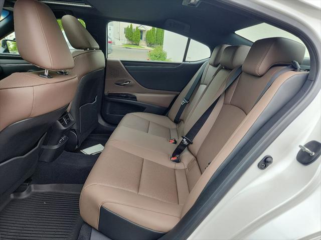 used 2025 Lexus ES 350 car, priced at $43,897