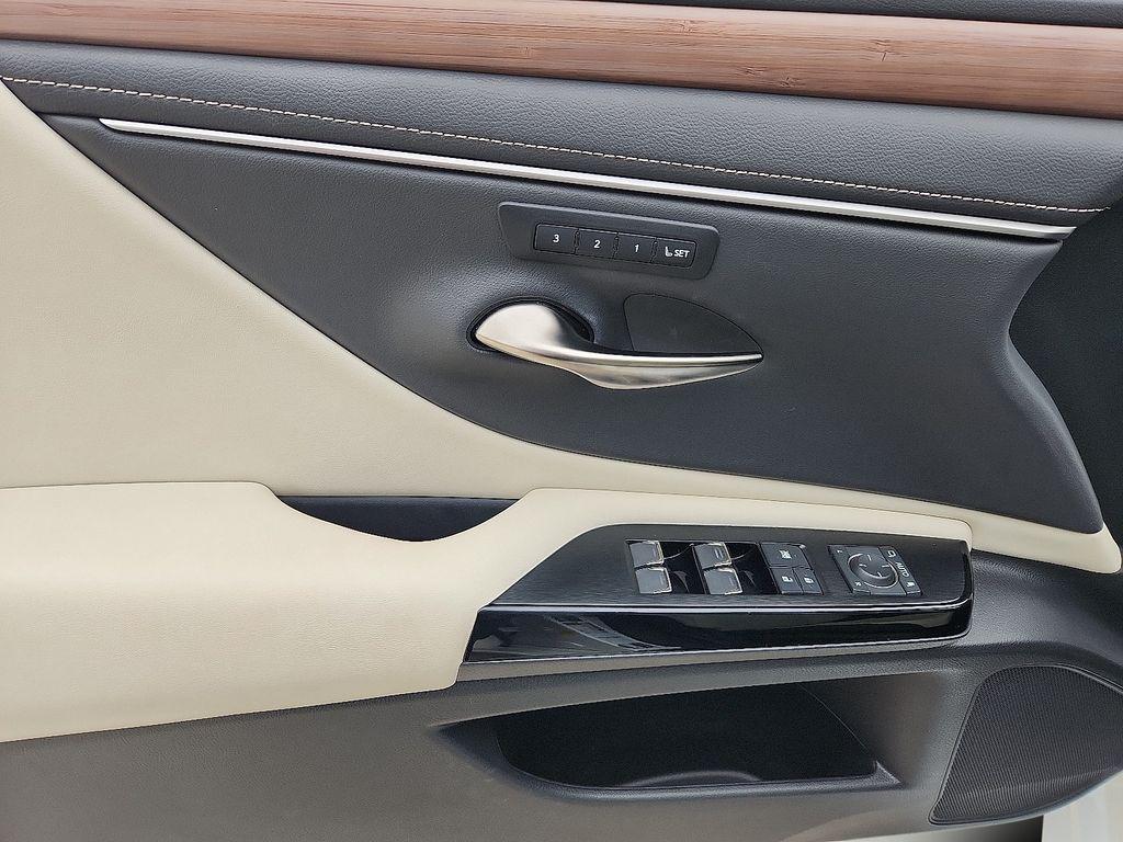 used 2024 Lexus ES 250 car, priced at $37,727