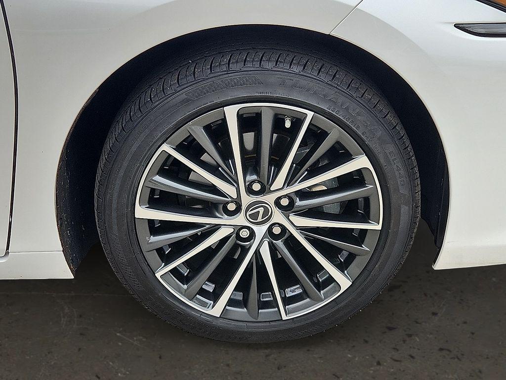 used 2024 Lexus ES 250 car, priced at $37,727