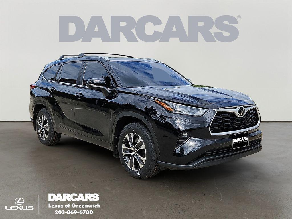 used 2023 Toyota Highlander car, priced at $32,000
