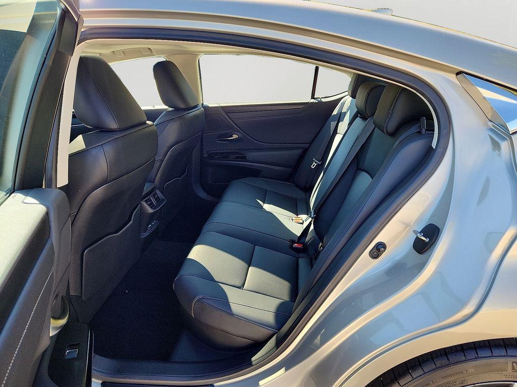 used 2025 Lexus ES 300h car, priced at $45,149